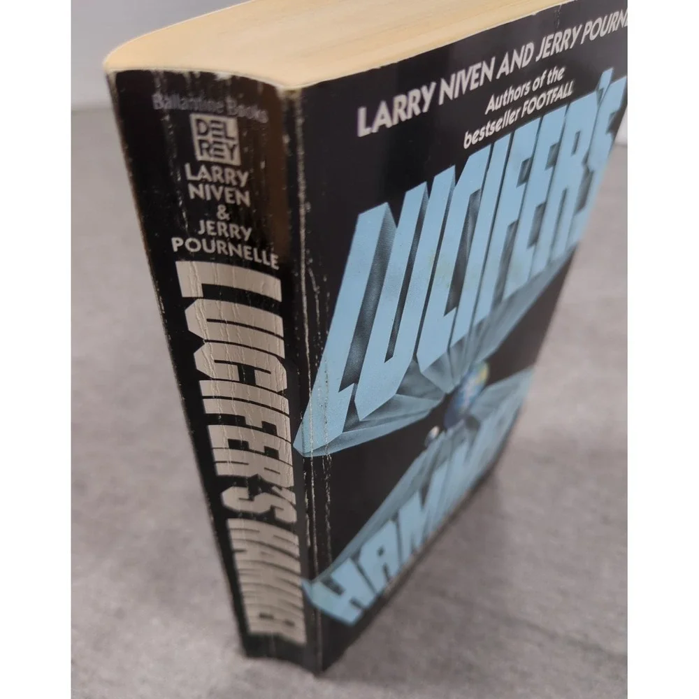 Lucifer's Hammer Larry Niven Jerry Pournelle 1977 Del Rey Mass Market Paperback‎